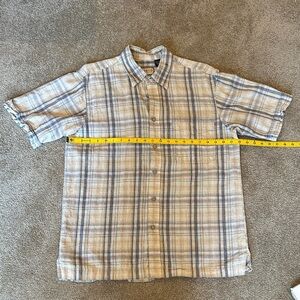 Men’s Blue and Cream Plaid Short Sleeve Shirt size Medium